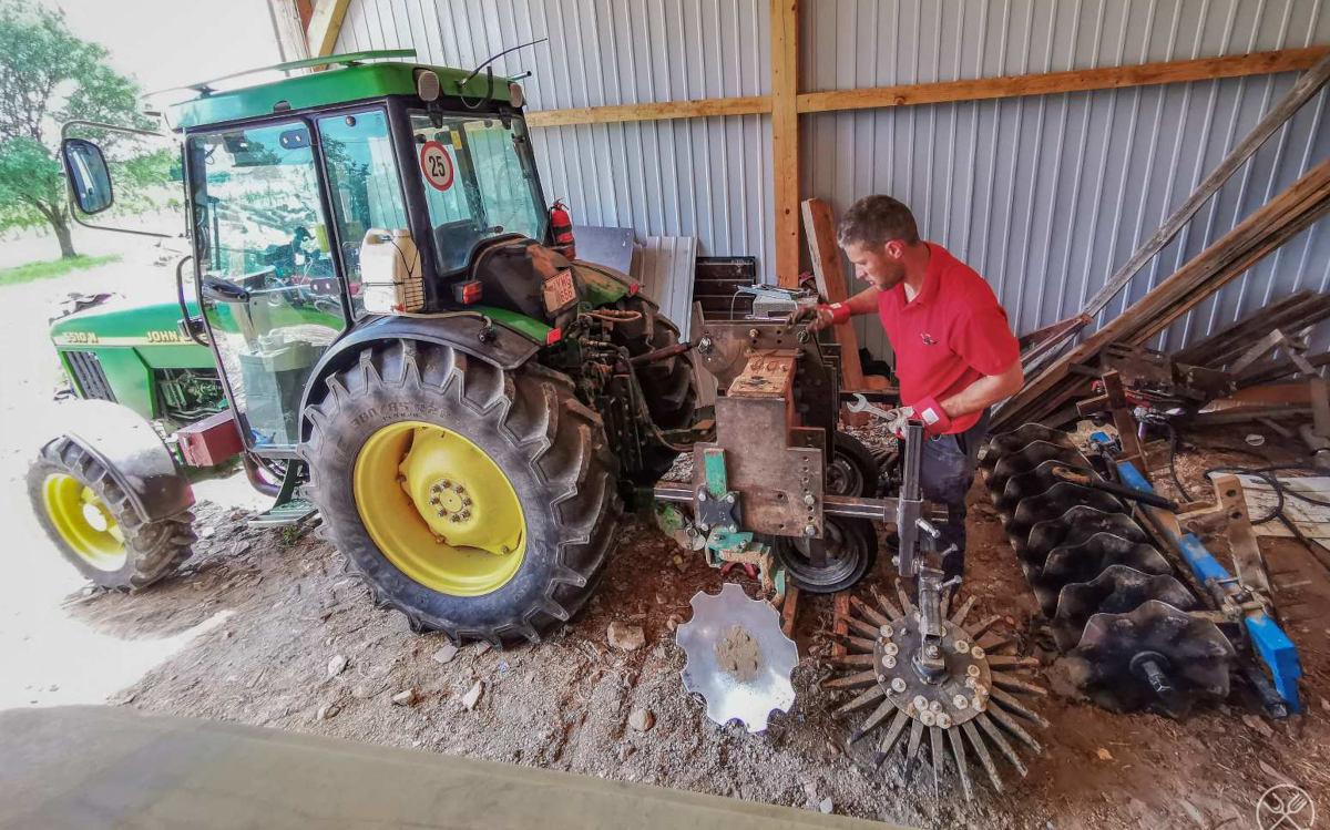 Bakonyi Pincészet - traktor javítás