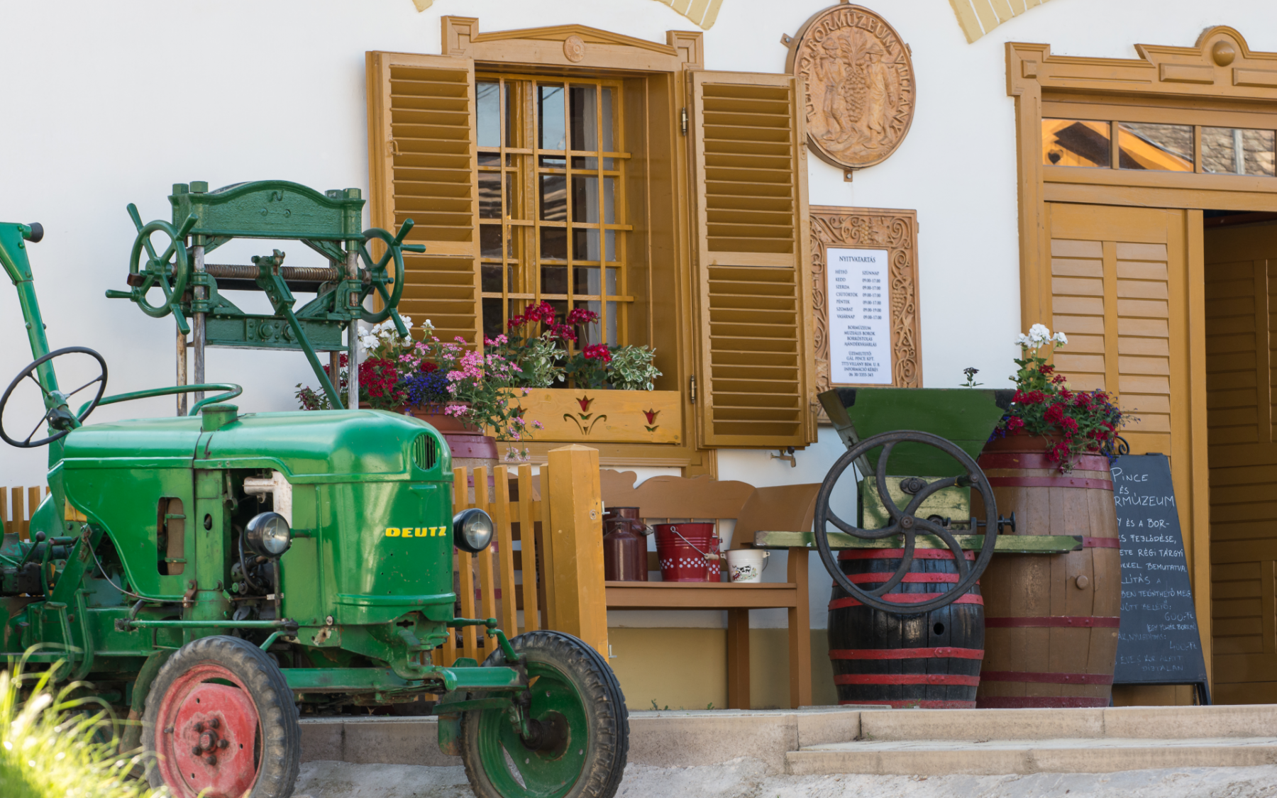 Villányi bormúzeum és Gál Pince - régi traktor
